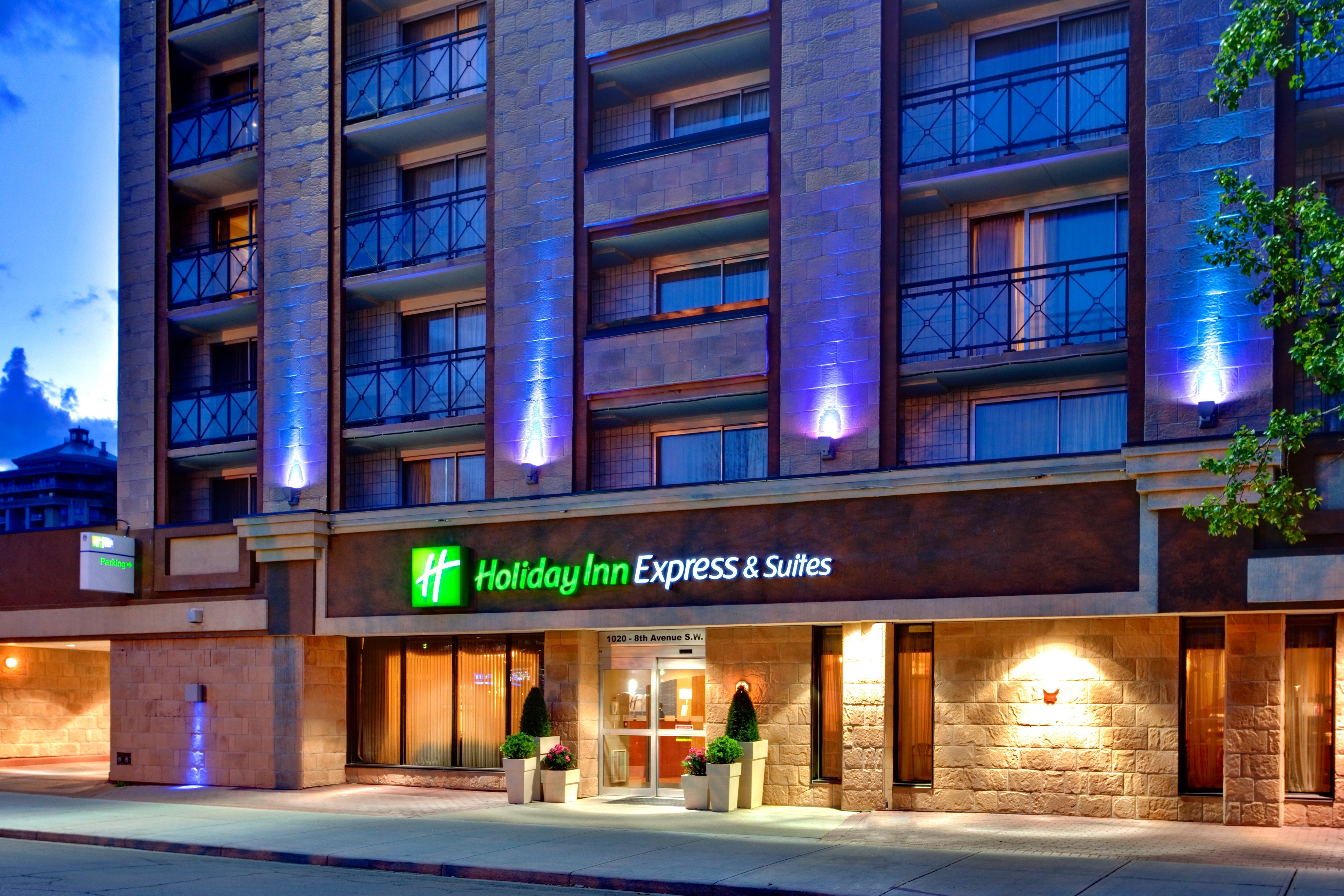 Holiday Inn Express And Suites Calgary By Ihg Exterior foto