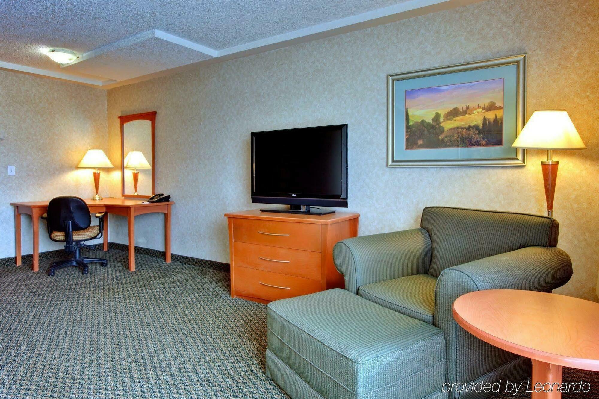 Holiday Inn Express And Suites Calgary By Ihg Quarto foto